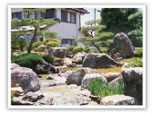 石を多く使った水を楽しむ日本庭園